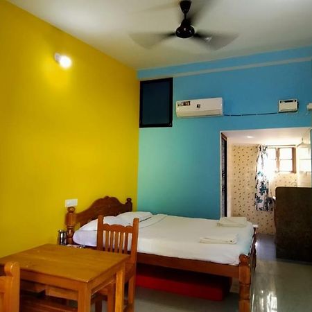 Shrushthee Guest House Vagator Esterno foto