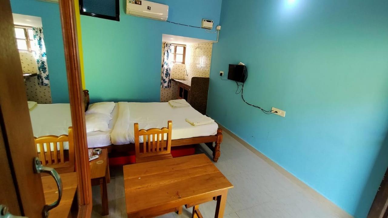 Shrushthee Guest House Vagator Esterno foto