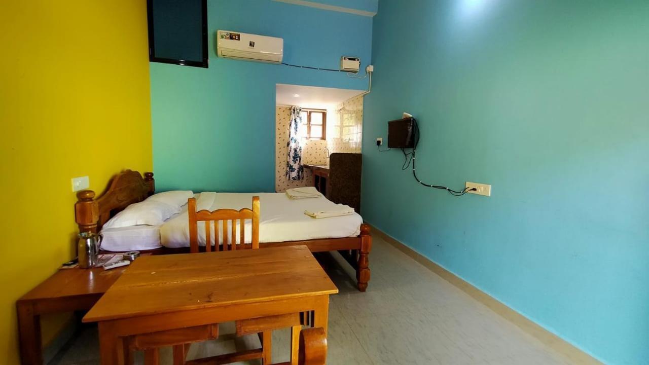 Shrushthee Guest House Vagator Esterno foto